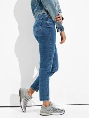 American Eagle Stretch Mom Jeans - Short Length